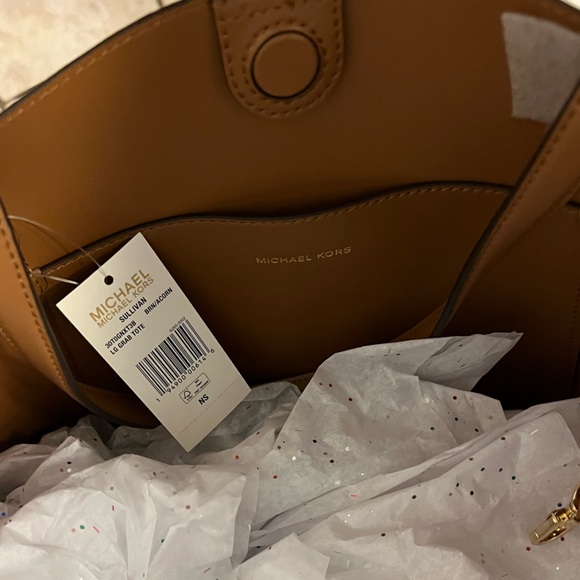 Michael Kors Signature Sullivan Large Top Zip Tote - Picture 8 of 14